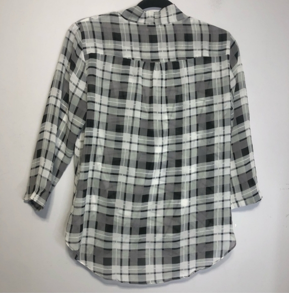 Aritzia Babaton Plaid Beau Blouse in 100% silk - Picture 7 of 10